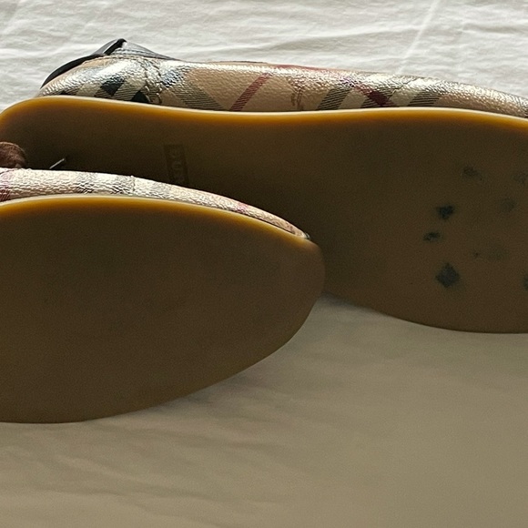 Burberry London Women’s Sneakers - Picture 5 of 12